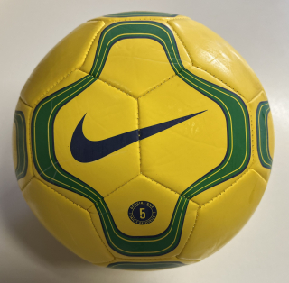 fotbalový míč, kopačák NIKE, velikost 5, barva žlutá/zelená